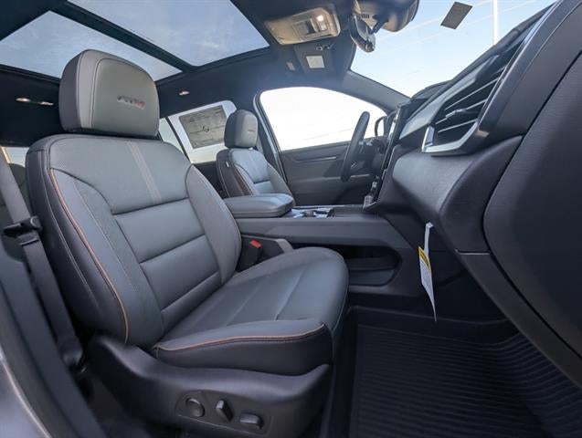 2026 GMC Acadia AWD AT4