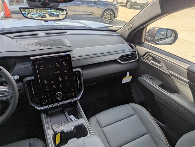 2026 GMC Acadia AWD AT4