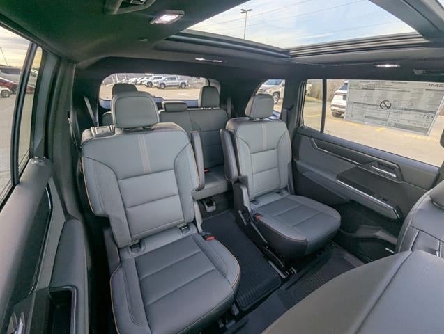 2026 GMC Acadia AWD AT4