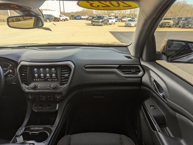2023 GMC Acadia AT4