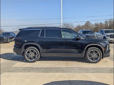 2026 Chevrolet Traverse FWD LT