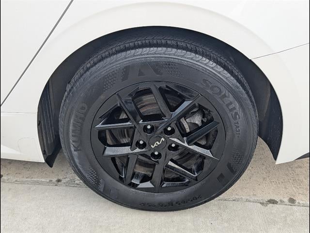 2025 Kia K5 LXS