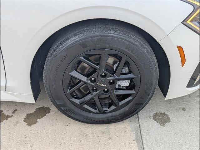 2025 Kia K5 LXS