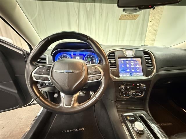 2021 Chrysler 300 Touring L