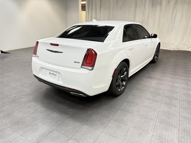 2021 Chrysler 300 Touring L