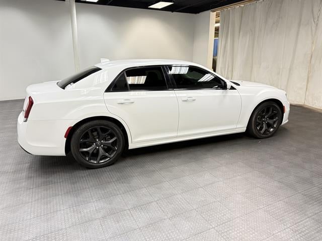 2021 Chrysler 300 Touring L
