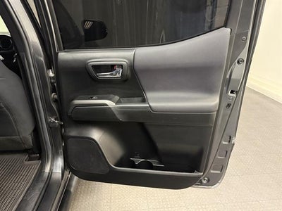 2022 Toyota Tacoma 4WD SR