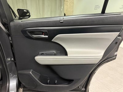 2022 TOYOTA TRUCK HIGHLANDER XLE