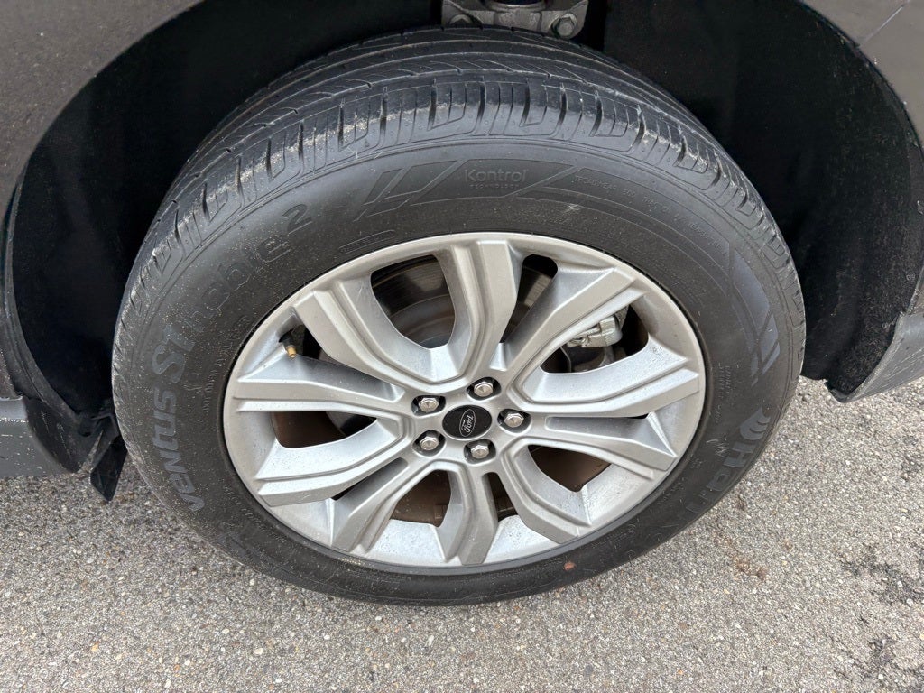 2024 Ford Edge Titanium