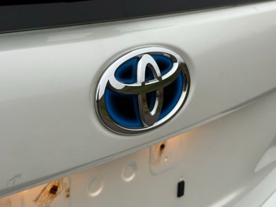 2014 Toyota Prius v Two