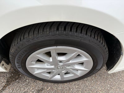 2014 Toyota Prius v Two