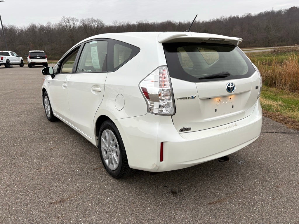 2014 Toyota Prius v Two