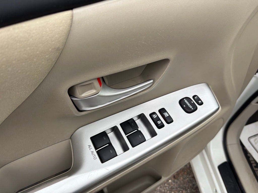 2014 Toyota Prius v Two