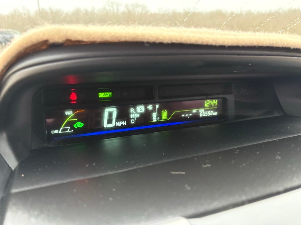 2014 Toyota Prius v Two