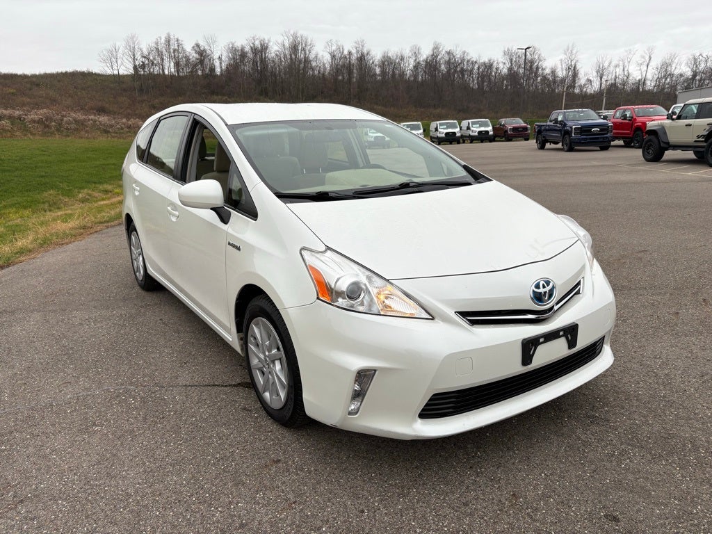 2014 Toyota Prius v Two