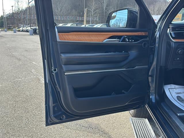 2023 Jeep Grand Wagoneer Series III