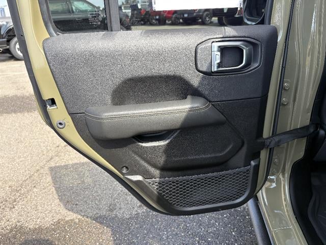 2025 Jeep Gladiator High Tide