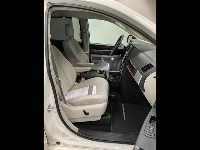 2010 Chrysler Town & Country Touring Plus