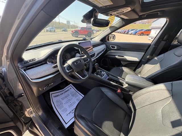 2023 Jeep Compass Latitude Lux