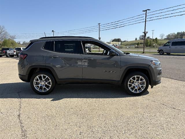 2023 Jeep Compass Latitude Lux