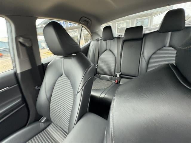 2021 Toyota Camry SE 4dr Sedan