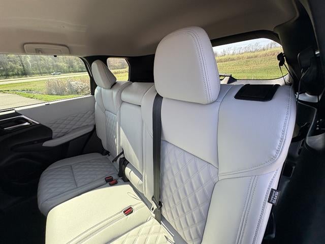 2023 Mitsubishi Outlander SEL