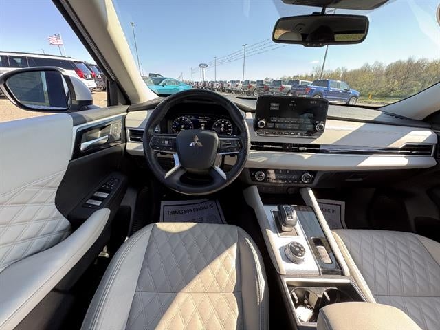 2023 Mitsubishi Outlander SEL