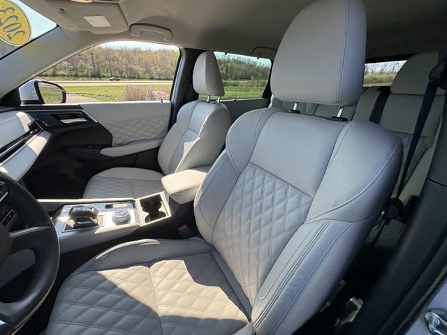 2023 Mitsubishi Outlander SEL