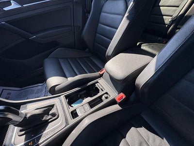 2016 Volkswagen Golf R Base